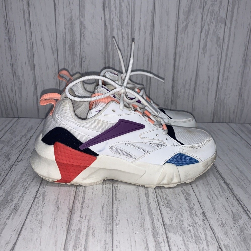 Womens Size 7 Reebok Aztrek Sneakers